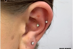 Faux Snug w/ NeoMetal white opals.