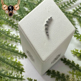 Buddha 14 Karat White Gold Everlasting w/ White CZs.